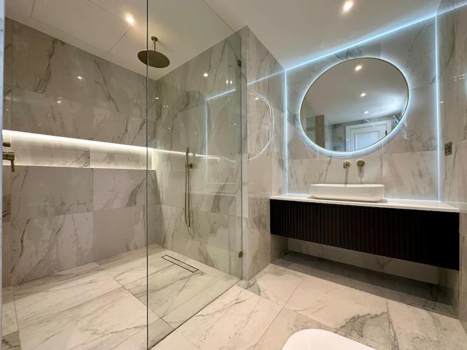 5 Bedroom 5 Star Golf Course Dubai